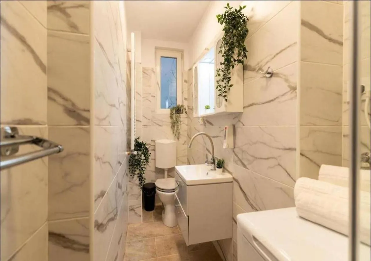 Tiny Haven - Cozy Studio In Piata Romana Bucharest Apartment